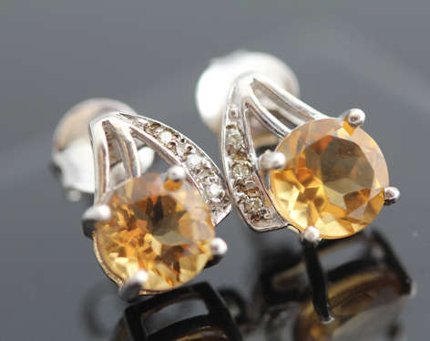 CITRINE - 0,93ct SOLITAIRE SET IN STERLING SILVER 925 STUD EARRINGS