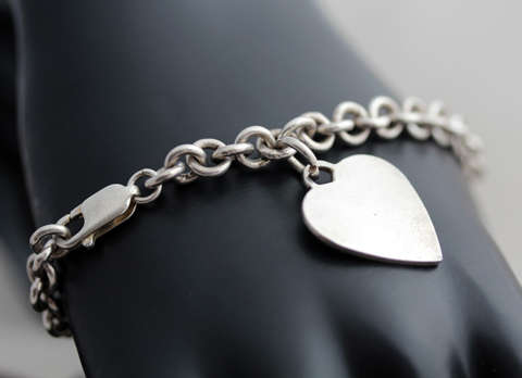 VINTAGE STERLING SILVER LARGE CABLE CHAIN BRACELET. FUNKY FEEL. LARGE HEART TAG