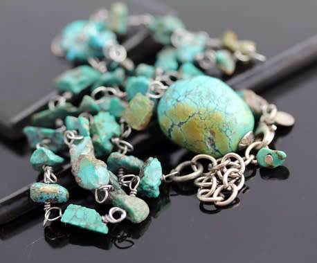 VINTAGE NATURAL EARTH MINED TURQUOISE CHAIN NECKLACE IN STERLING SILVER. UNFACETED TURQUOISE.
