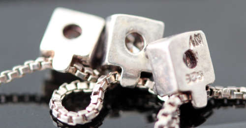 CLASSY MODERN ITALIAN STERLING SILVER NECKLACE WITH CUBIC ZIRCONIA. GEOMETRIC DESIGN. 925
