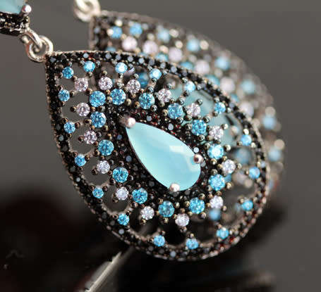 STRIKING MODERN BLUE CHALCEDONY STERLING SILVER DROP AND DANGLE EARRINGS.925