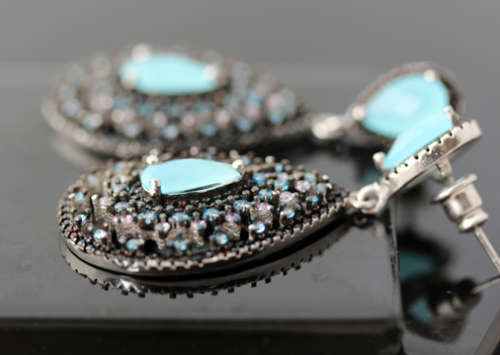 STRIKING MODERN BLUE CHALCEDONY STERLING SILVER DROP AND DANGLE EARRINGS.925
