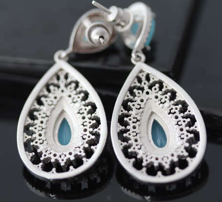 STRIKING MODERN BLUE CHALCEDONY STERLING SILVER DROP AND DANGLE EARRINGS.925