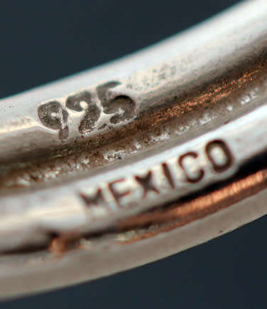 STYLISH SIMPLE DOUBLE STRAND MEXICAN STERLING SILVER DOUBLE LOOP RING. 925. HEAVY!