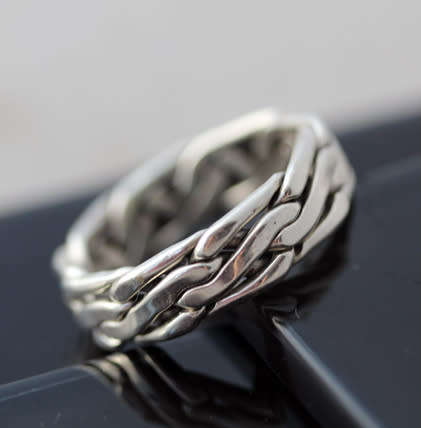 UNUSUAL HANDCRAFTED BASKET WEAVE MEXICAN STERLING SILVER RING. 925. HEAVY 8,64 grams!