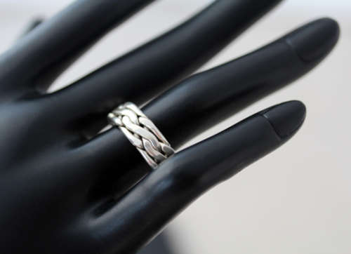 UNUSUAL HANDCRAFTED BASKET WEAVE MEXICAN STERLING SILVER RING. 925. HEAVY 8,64 grams!