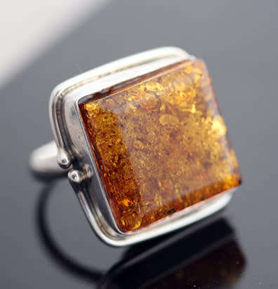 VINTAGE SQUARE VERY LARGE BALTIC AMBER STERLING SILVER RING. 925