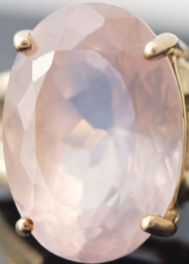 LARGE VINTAGE NATURAL ROSE QUARTZ & TANZANITE 9CT YELLOW GOLD RING. BIRMINGHAM ASSAY. HEAVY 5,69g