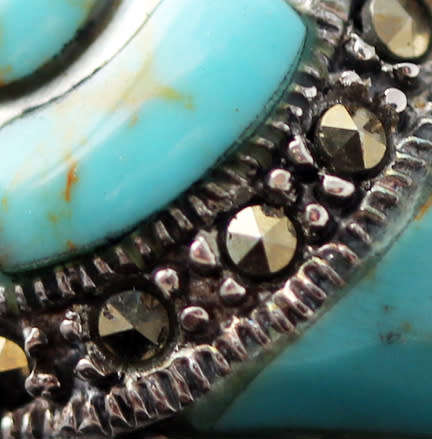 VERY LARGE VINTAGE TURQUOISE, MARCASITE AND STERLING SILVER RING. BIG AND BOLD. 925