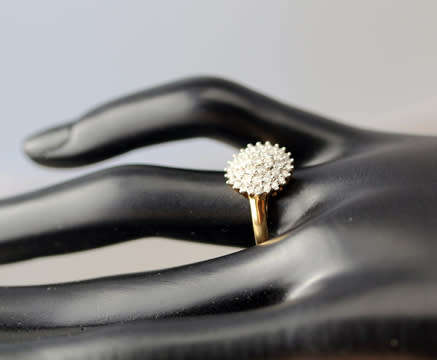 DIAMOND CLUSTER 9CT YELLOW GOLD RING. 41 BRILLIANT CUT DIAMONDS! *JEWELLER CERTIFIED R10'700*