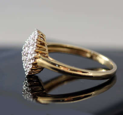 DIAMOND CLUSTER 9CT YELLOW GOLD RING. 41 BRILLIANT CUT DIAMONDS! *JEWELLER CERTIFIED R10'700*