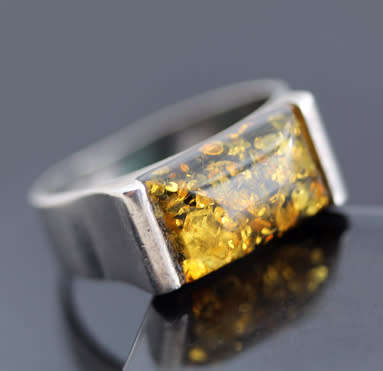 ELEGANT RECTANGULAR GREEN BALTIC AMBER STERLING SILVER RING. 925. MODULAR DESIGNS.