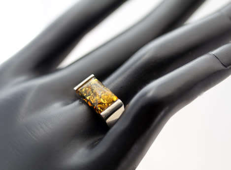 ELEGANT RECTANGULAR GREEN BALTIC AMBER STERLING SILVER RING. 925. MODULAR DESIGNS.