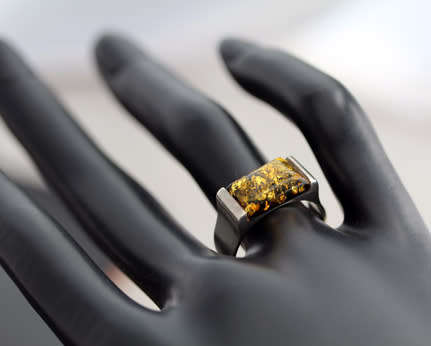 ELEGANT RECTANGULAR GREEN BALTIC AMBER STERLING SILVER RING. 925. MODULAR DESIGNS.