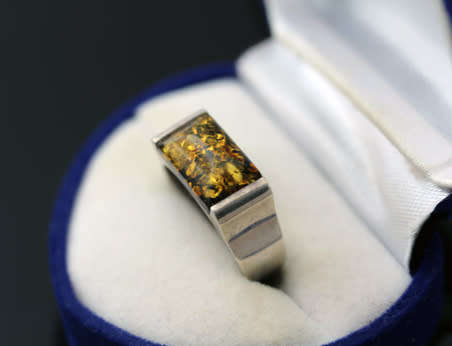 ELEGANT RECTANGULAR GREEN BALTIC AMBER STERLING SILVER RING. 925. MODULAR DESIGNS.