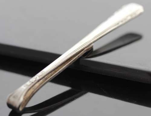 VINTAGE MAN'S "TEASPOON" CRAFT SOLID STERLING SILVER TIE CLIP. Hallmarked sterling