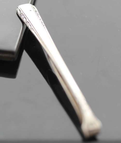 VINTAGE MAN'S "TEASPOON" CRAFT SOLID STERLING SILVER TIE CLIP. Hallmarked sterling