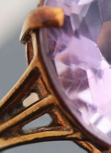 VINTAGE ENGLISH OVAL FACETED 7,4 carat SOLITAIRE AMETHYST 9CT YELLOW GOLD RING. LARGE! 375