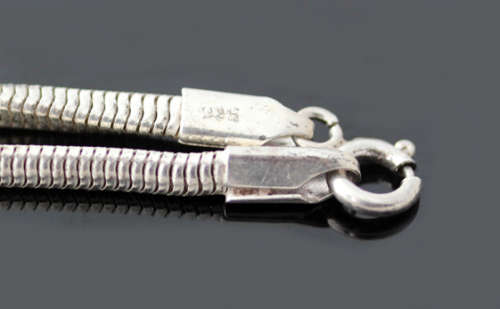 SIMPLE CONTEMPORARY STERLING SILVER SNAKE LINK BRACELET CHAIN. 925