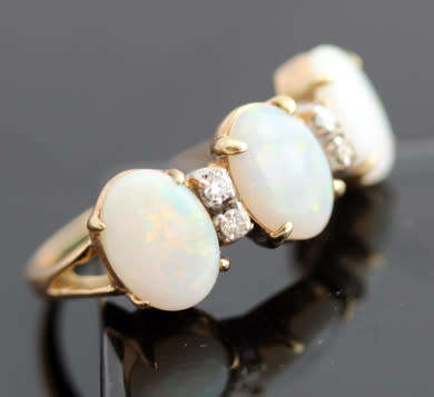 VINTAGE NATURAL OPAL 9CT YELLOW GOLD RING DIAMOND ACCENTS *JEWELLER CERTIFIED R13'000