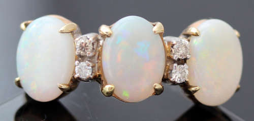 VINTAGE NATURAL OPAL 9CT YELLOW GOLD RING DIAMOND ACCENTS *JEWELLER CERTIFIED R13'000