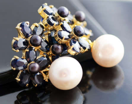 GLAMOROUS LARGE DARK BLUE SAPPHIRE PEARL DROP EARRINGS. STERLING SILVER WITH GOLD HUE FINISH. 925