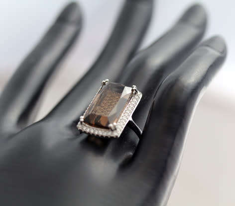 UNUSUAL RECTANGULAR SMOKY QUARTZ STERLING SILVER RING ON VISIBLE BED OF PAVE CRYSTALS