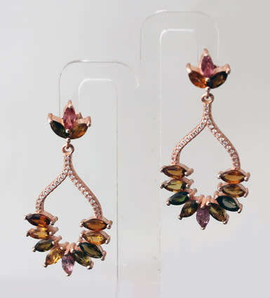 DANGLING NATURAL TOURMALINE EARRINGS IN ROSE GOLD-HUED STERLING SILVER. EARTHY COLOURS. 925