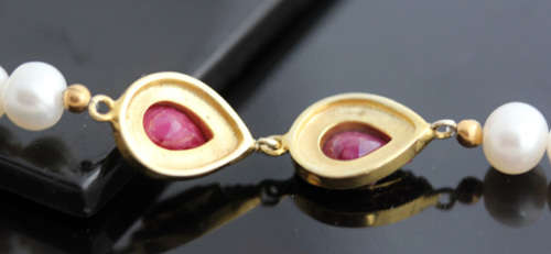 VERY LONG 83cm PEARL NECKLACE WITH ELEGANT FEATURE NATURAL RUBIES IN GOLD-HUED STERLING SILVER