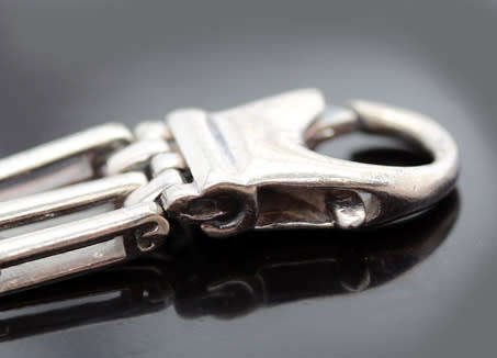 COLLECTABLE VINTAGE AUTHENTIC STERLING SILVER PANTHER LINK BRACELET. STURDY. STRONG UNUSUAL CLASP