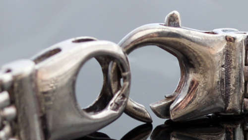 COLLECTABLE VINTAGE AUTHENTIC STERLING SILVER PANTHER LINK BRACELET. STURDY. STRONG UNUSUAL CLASP