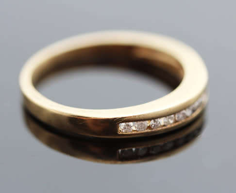 9CT YELLOW GOLD RING WITH CHANNEL SET NATURAL DIAMONDS CLASSIC HALF-ETERNITY. VINTAGE ENGLISH