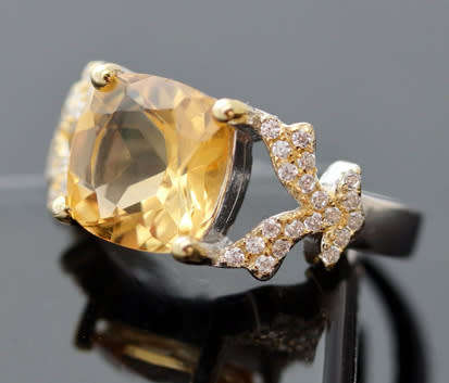 SQUARE-FACETED NATURAL 2,36ct CITRINE STERLING SILVER RING CROSSOVER SHOULDER DETAIL. CZ accents