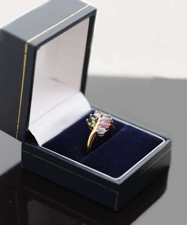 14K YELLOW GOLD NATURAL SAPPHIRE LEAF FROND RING. 375. AFRICA-MINED SAPPHIRES.