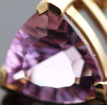 STUNNING VINTAGE ENGLISH TRILLION-CUT AMETHYST 9CT YELLOW GOLD STUD EARRINGS AMAZING CUT AND CLARITY