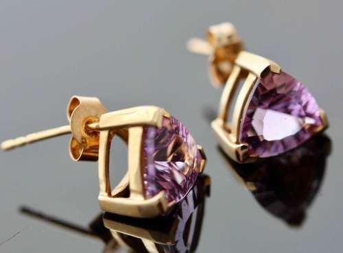 STUNNING VINTAGE ENGLISH TRILLION-CUT AMETHYST 9CT YELLOW GOLD STUD EARRINGS AMAZING CUT AND CLARITY