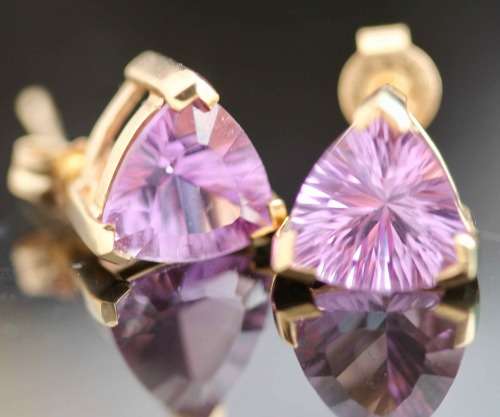 STUNNING VINTAGE ENGLISH TRILLION-CUT AMETHYST 9CT YELLOW GOLD STUD EARRINGS AMAZING CUT AND CLARITY