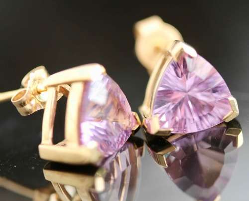 STUNNING VINTAGE ENGLISH TRILLION-CUT AMETHYST 9CT YELLOW GOLD STUD EARRINGS AMAZING CUT AND CLARITY