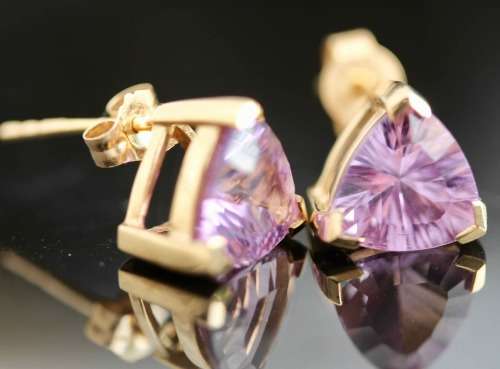 STUNNING VINTAGE ENGLISH TRILLION-CUT AMETHYST 9CT YELLOW GOLD STUD EARRINGS AMAZING CUT AND CLARITY