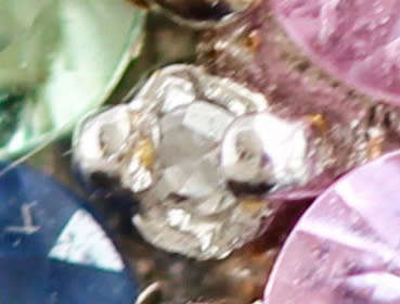 ENGLISH VINTAGE MULTI-COLOURED SAPPHIRE 14K YELLOW GOLD RING. GLORIOUS NATURAL COLOURS!