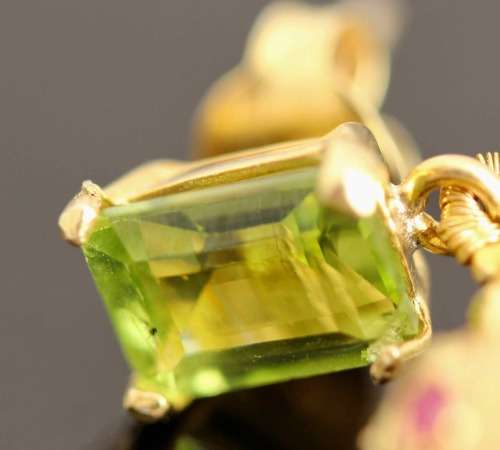 SPLENDID LONG NATURAL RUBY, PERIDOT AND SPINEL GEMSTONE EARRINGS. 90 MM LONG!! 16,47 grams