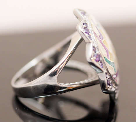 LARGE, BEAUTIFUL MOTHER OF PEARL GEOMETRIC DESIGN STERLING SILVER RING. WONDERFUL DETAIL