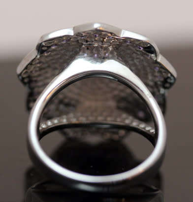 LARGE, BEAUTIFUL MOTHER OF PEARL GEOMETRIC DESIGN STERLING SILVER RING. WONDERFUL DETAIL
