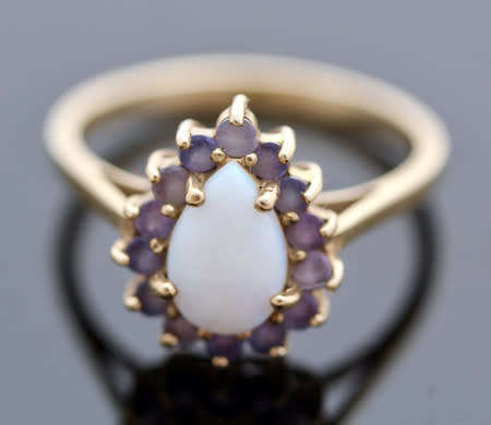VINTAGE 9CT YELLOW GOLD PEAR FACETED NATURAL OPAL AND TANZANITE RING