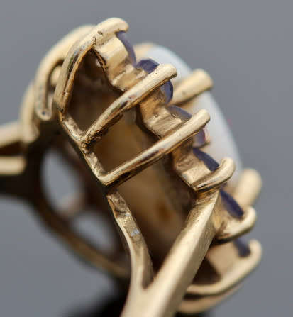 VINTAGE 9CT YELLOW GOLD PEAR FACETED NATURAL OPAL AND TANZANITE RING