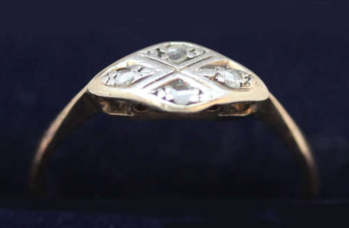 ANTIQUE ENGLISH DIAMOND PLATINUM AND 9CT YELLOW GOLD RING. DIAMONDS GEM TESTED