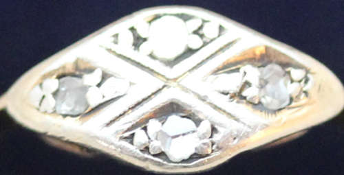 ANTIQUE ENGLISH DIAMOND PLATINUM AND 9CT YELLOW GOLD RING. DIAMONDS GEM TESTED
