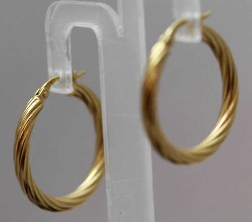 CLASSIC VINTAGE ENGLISH 9CT YELLOW GOLD HOOP EARRINGS WITH TWISTED DETAIL. GOOD SIZE 25 mm DIAMETER