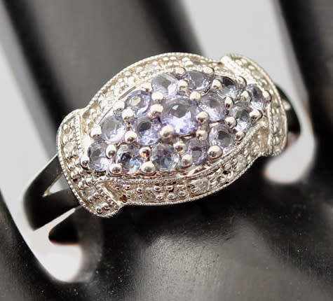 VINTAGE TANZANITE AND DIAMOND STERLING SILVER RING. 925