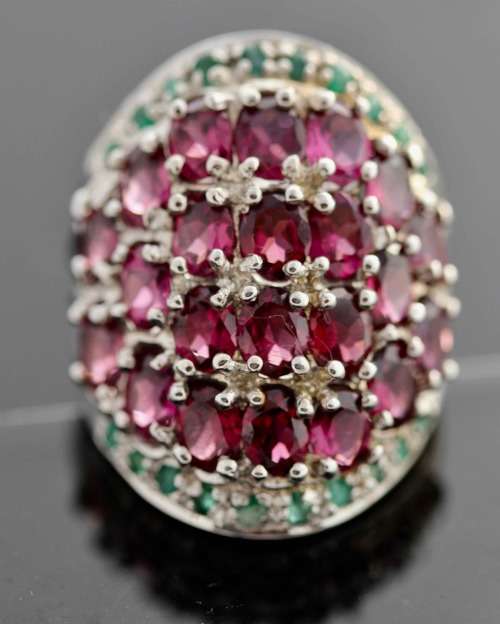 LARGE SOLID STERLING SILVER RING A RIOT OF GLORIOUS RHODOLITE GARNET AND EMERALD REAL GEMSTONES
